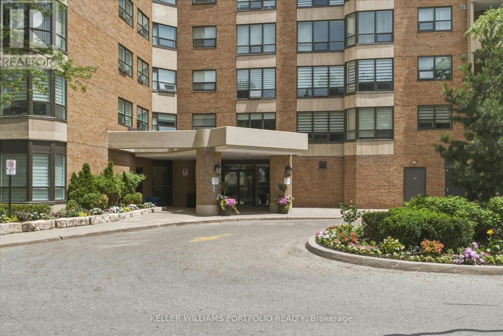 515-7601 Bathurst Street, Vaughan, ON, L4J 4H5 - 4