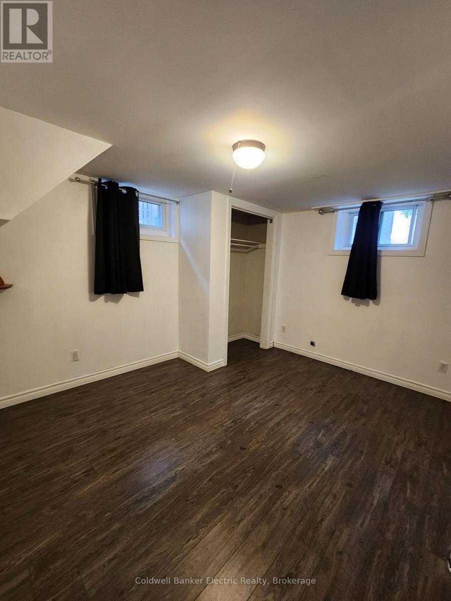 443 Armour Road, Peterborough, ON, K9H 1Y7 - 9