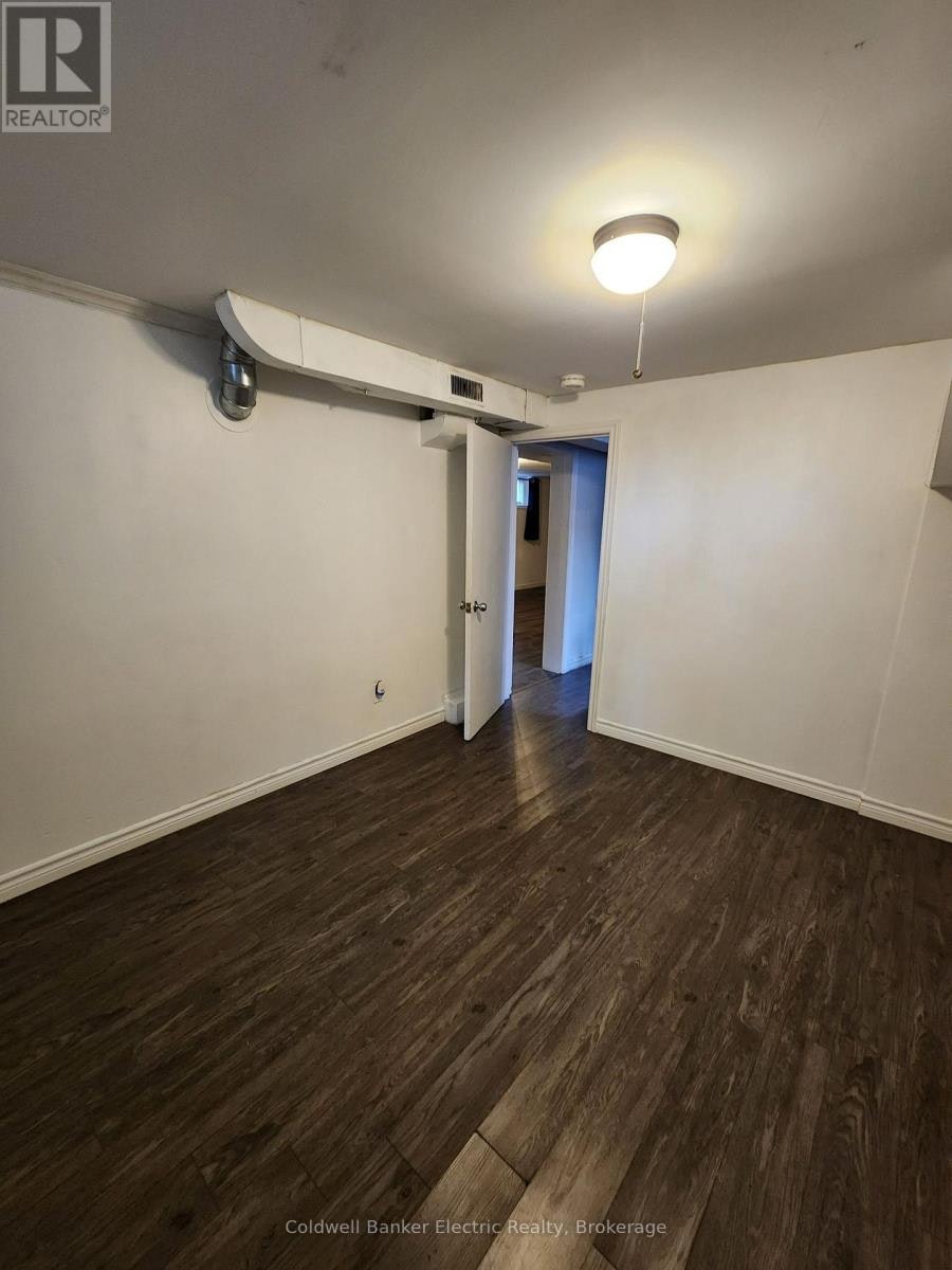 443 Armour Road, Peterborough, ON, K9H 1Y7 - 11