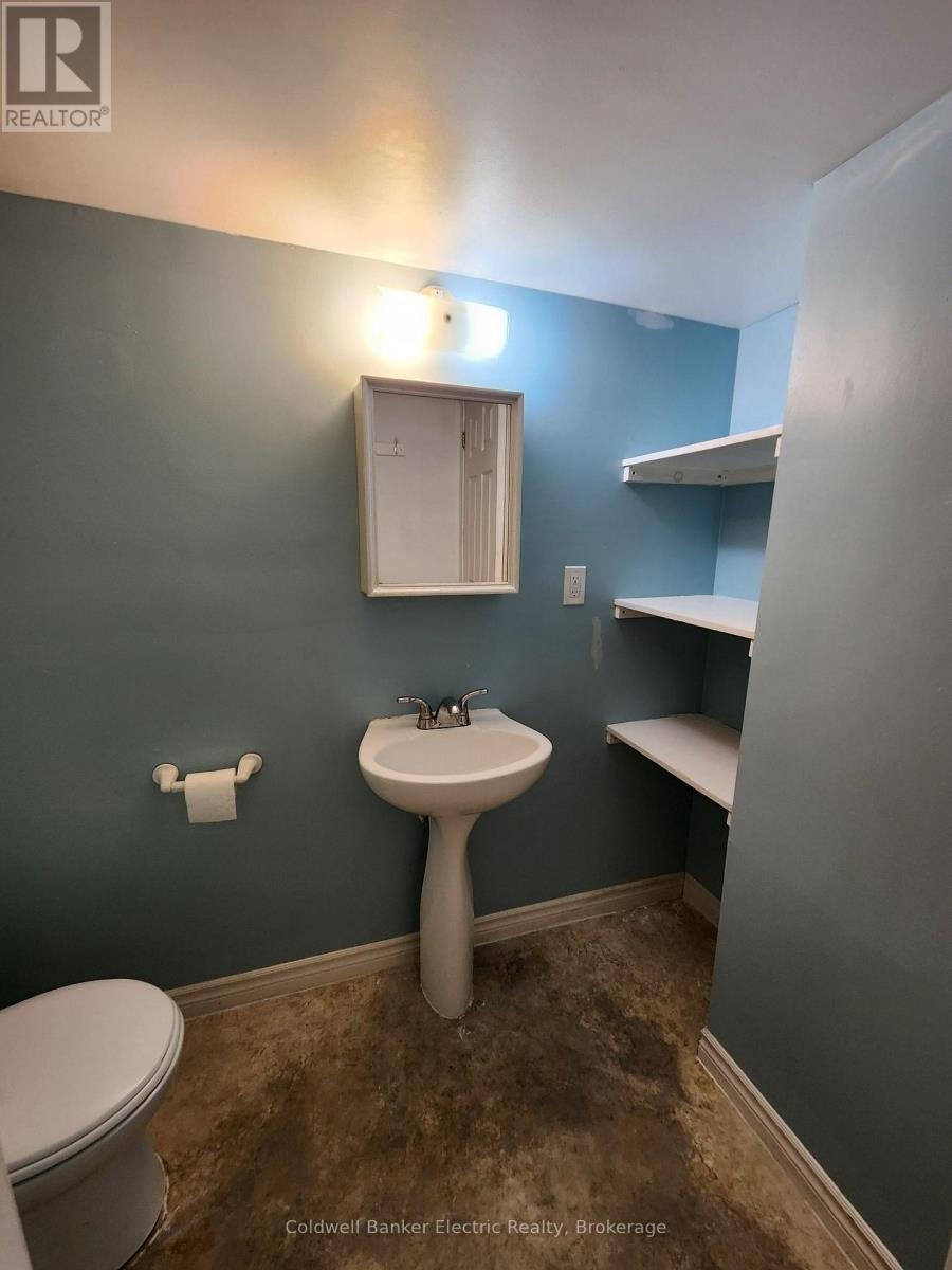 443 Armour Road, Peterborough, ON, K9H 1Y7 - 17