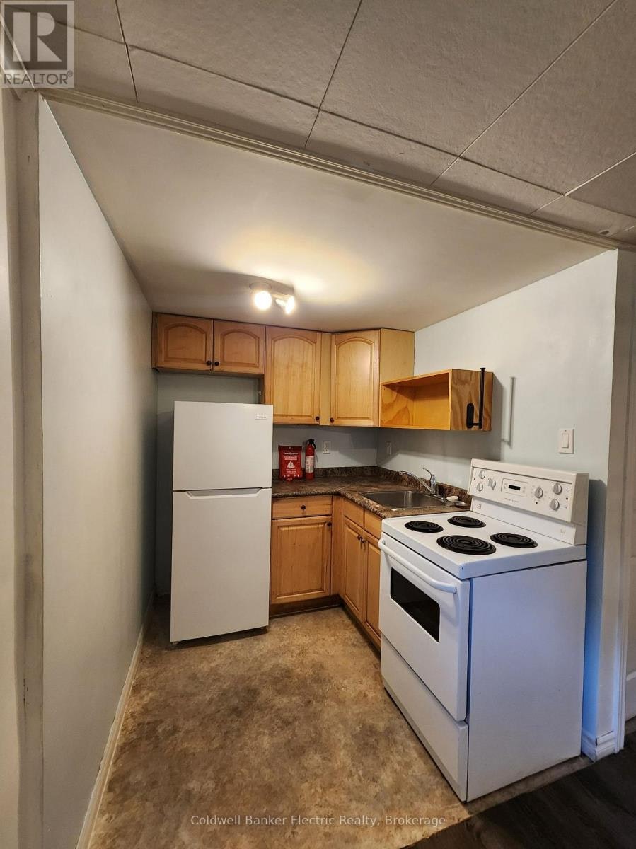443 Armour Road, Peterborough, ON, K9H 1Y7 - 7