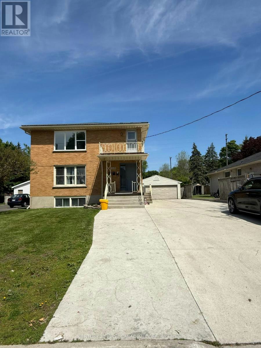 3-228 Burnside Drive, London, ON, N5V 1B9 - 2