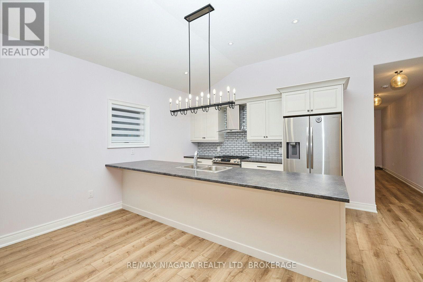 3554 Whispering Woods Trail, Fort Erie, ON, L0S 1N0 - 4