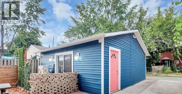 REAR-324 Pierre, Windsor, ON, N9A 2J8