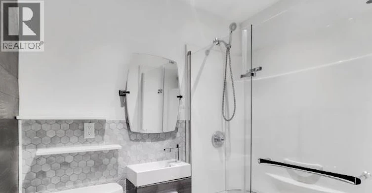 REAR-324 Pierre, Windsor, ON, N9A 2J8 - 13