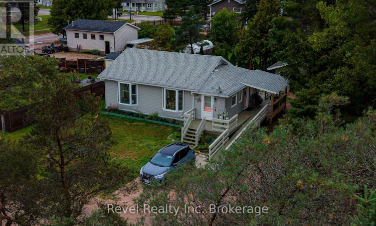 2 Lincoln Avenue