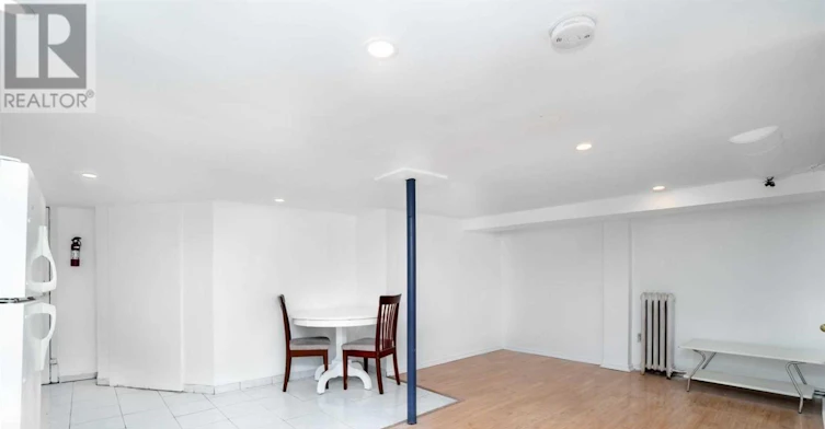 LOWER-604 Ossington Avenue, Toronto, ON, M6G 3T5 - 4