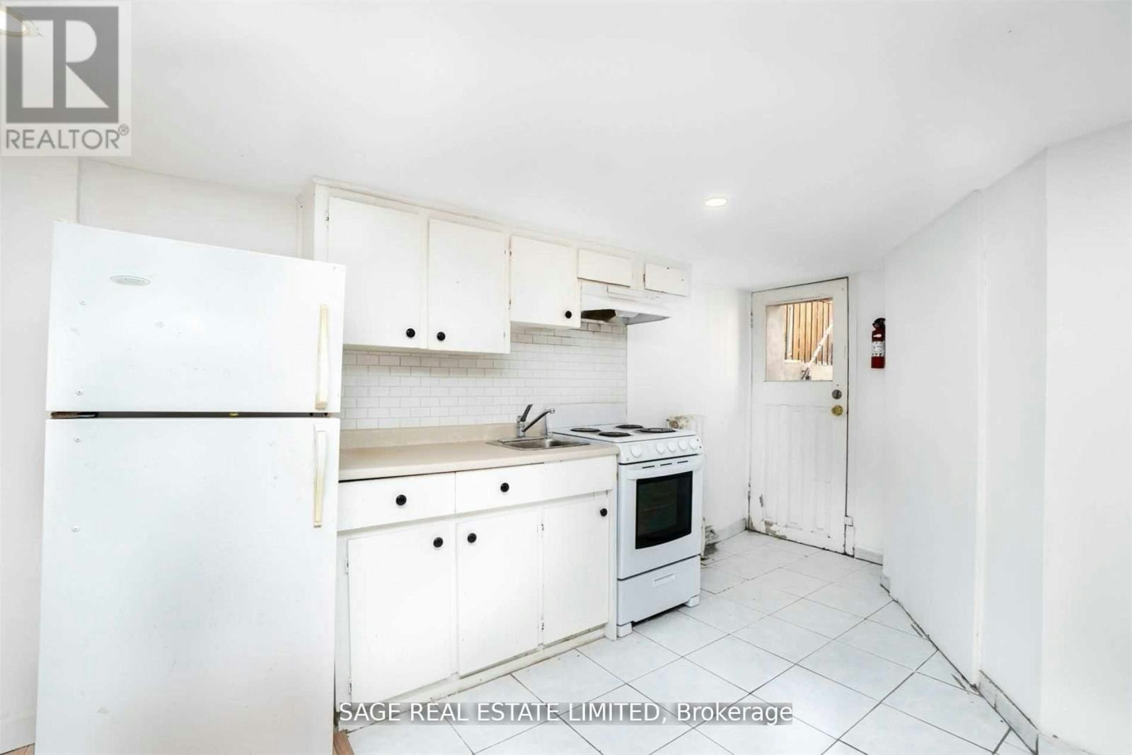 LOWER-604 Ossington Avenue, Toronto, ON, M6G 3T5 - 8