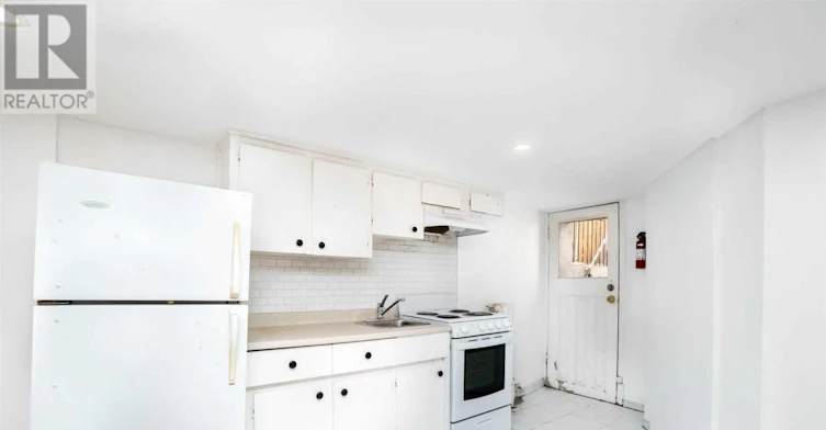 LOWER-604 Ossington Avenue, Toronto, ON, M6G 3T5 - 8