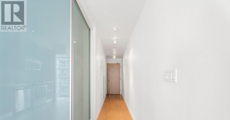 1007-111 Bathurst Street, Toronto, ON, M5V 2R1 - 4
