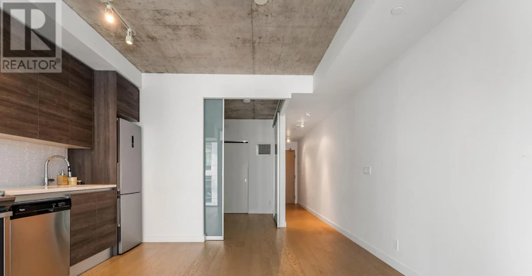 1007-111 Bathurst Street, Toronto, ON, M5V 2R1 - 13