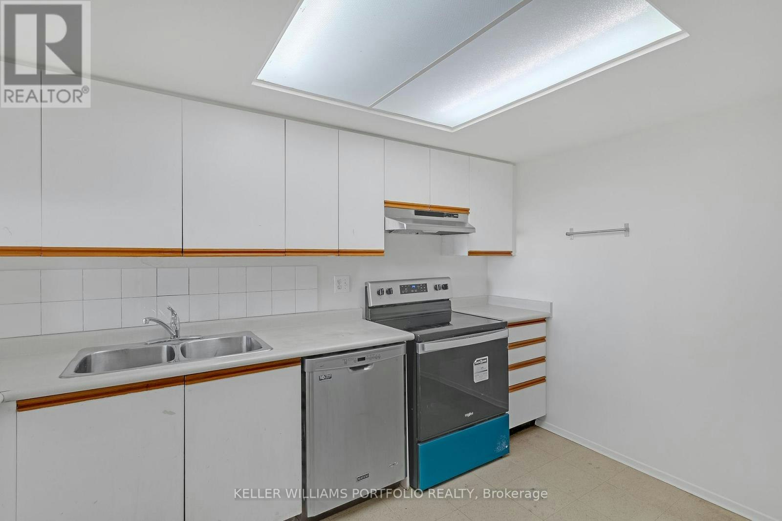 810-2460 Eglinton Avenue E, Toronto, ON, M1K 5J7 - 6