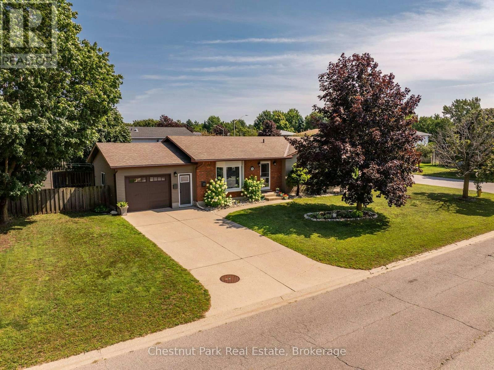 861 Arlington Street, Saugeen Shores, ON, N0H 2C4
