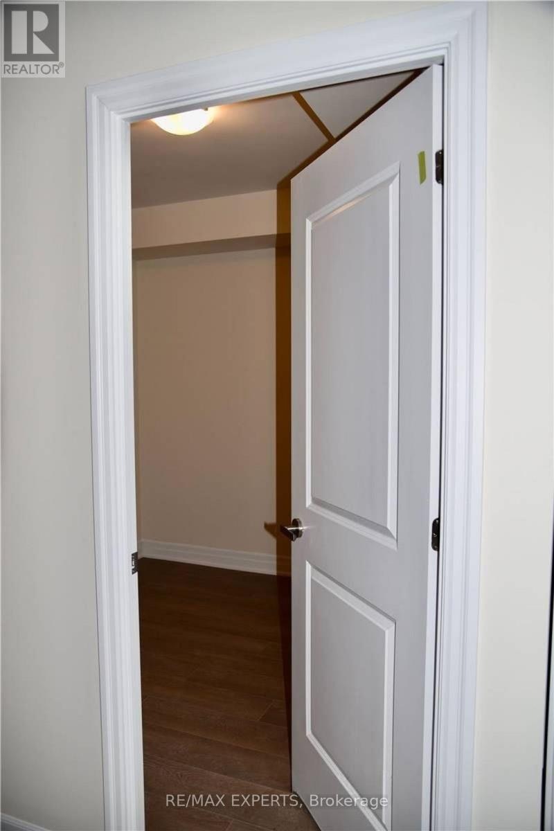 2307-9075 Jane Street, Vaughan, ON, L4K 0L7 - 7