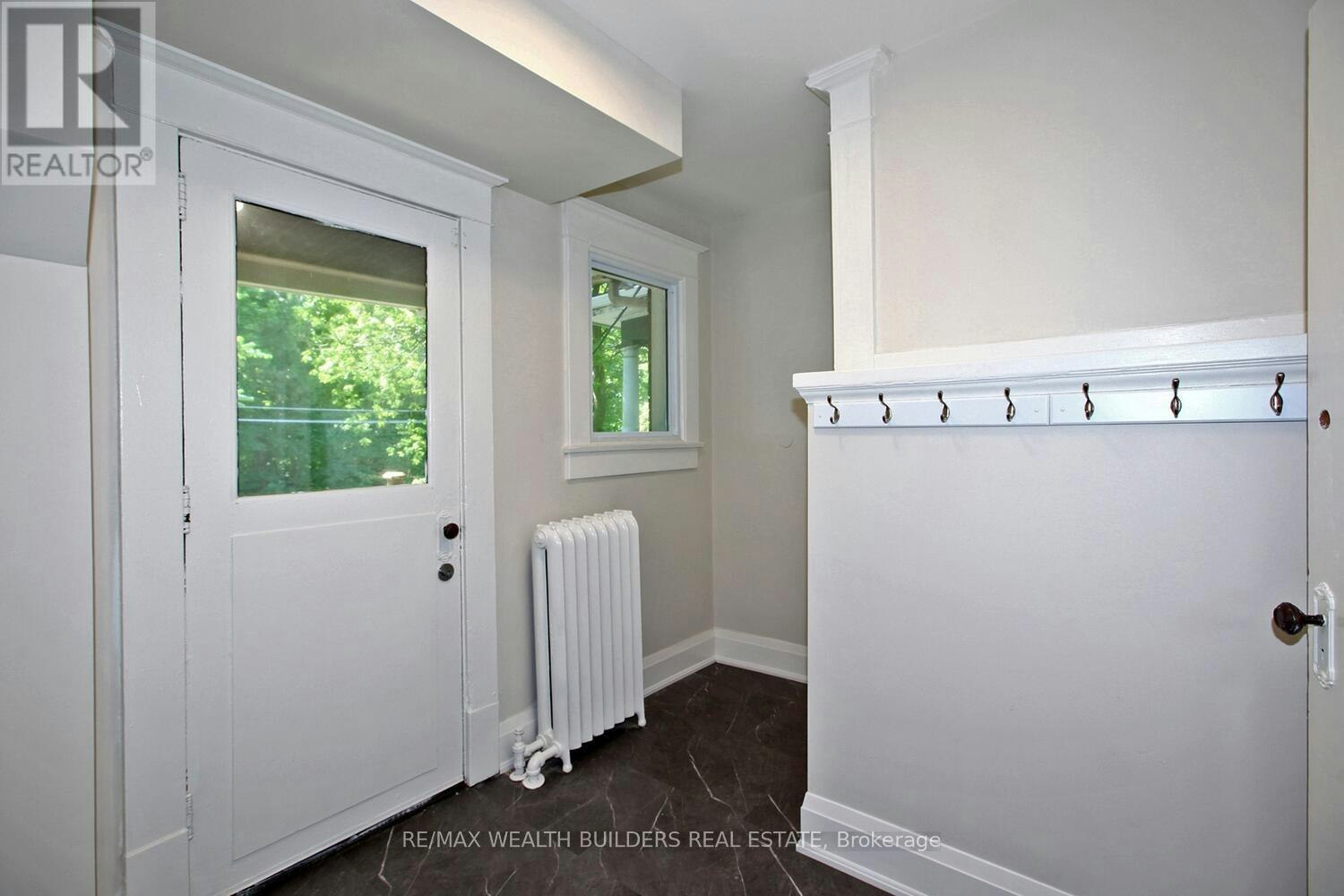 B-163 Parkside Drive, Toronto, ON, M6P 2G3