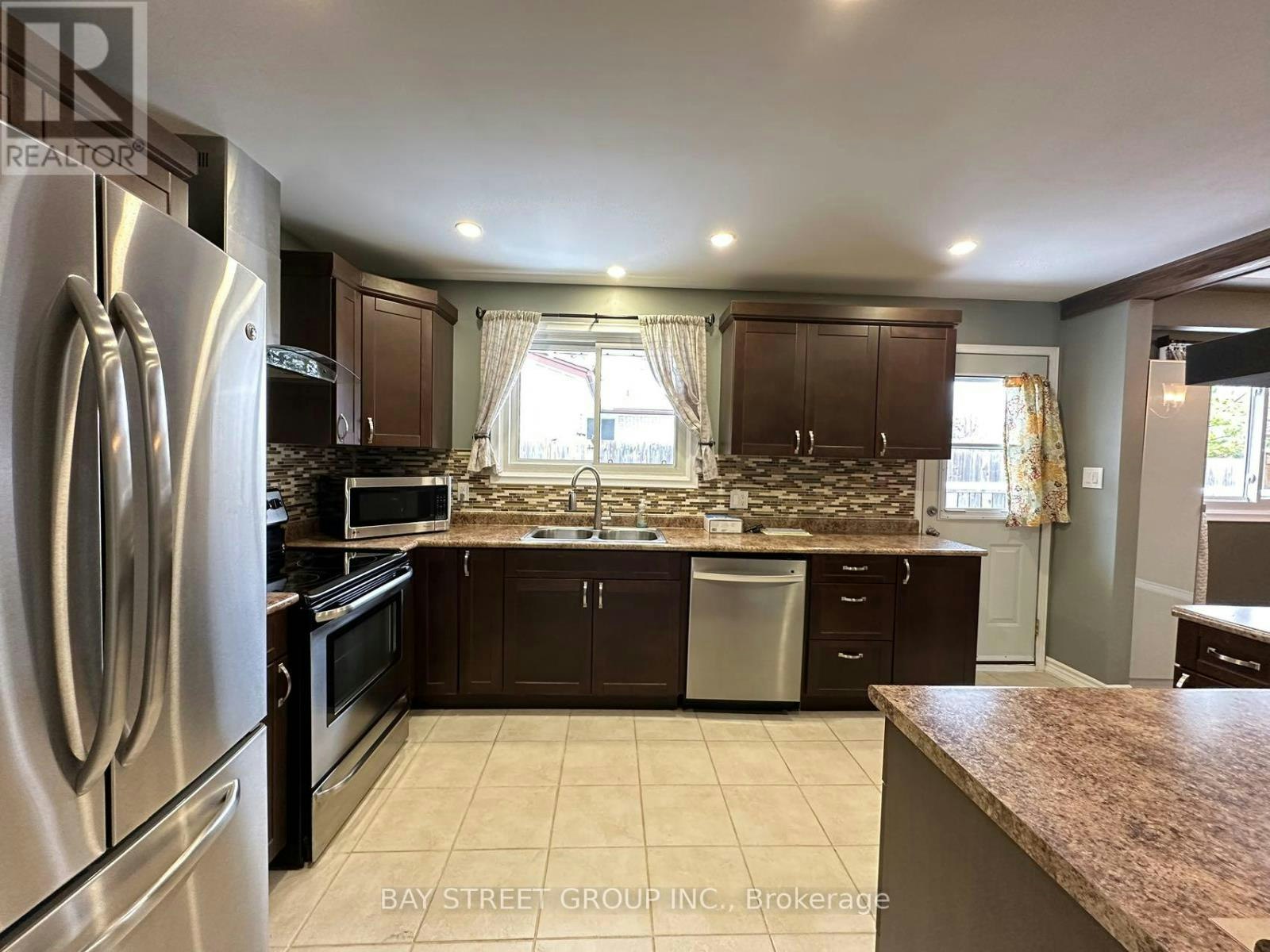 49 Howland Drive, Kitchener, ON, N2E 1G4 - 6