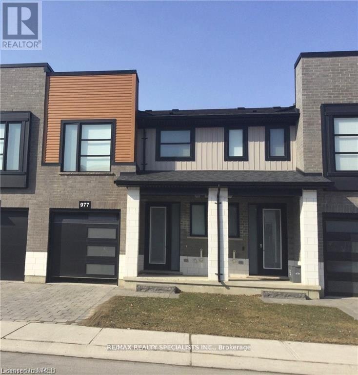 977-977 Village Square WEST, London, ON, N6H 0J7