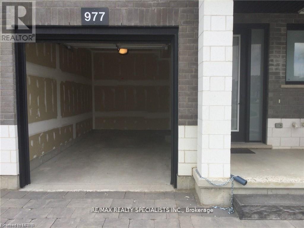 977-977 Village Square WEST, London, ON, N6H 0J7 - 37