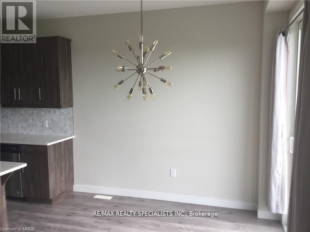 977-977 Village Square WEST, London, ON, N6H 0J7 - 12