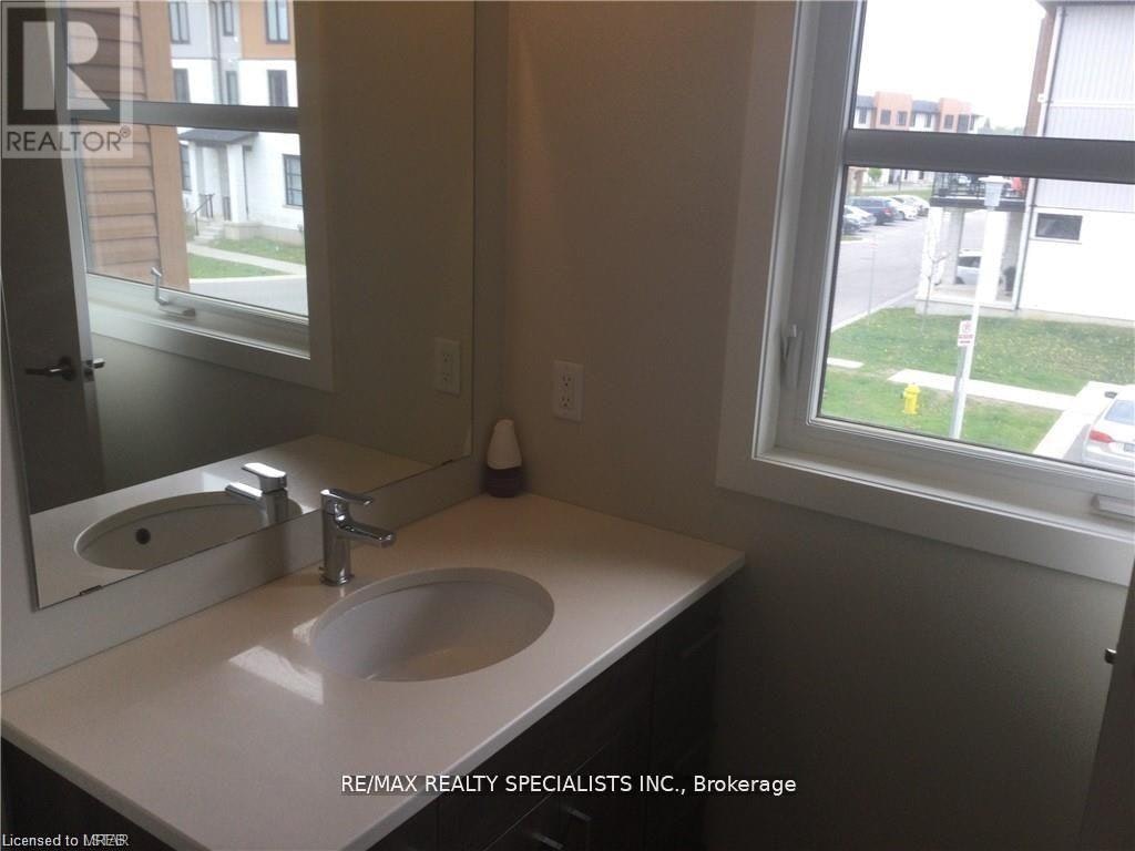 977-977 Village Square WEST, London, ON, N6H 0J7 - 18
