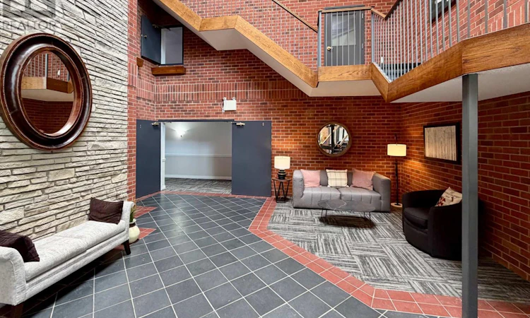 303-4 Heritage Way
