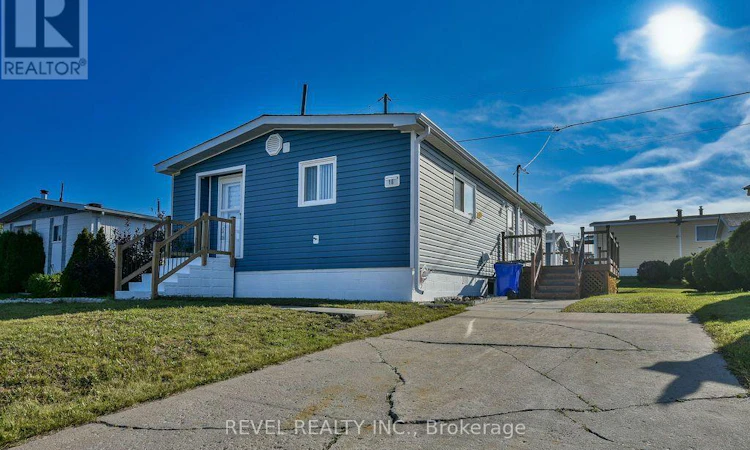 18 Grasslands Road