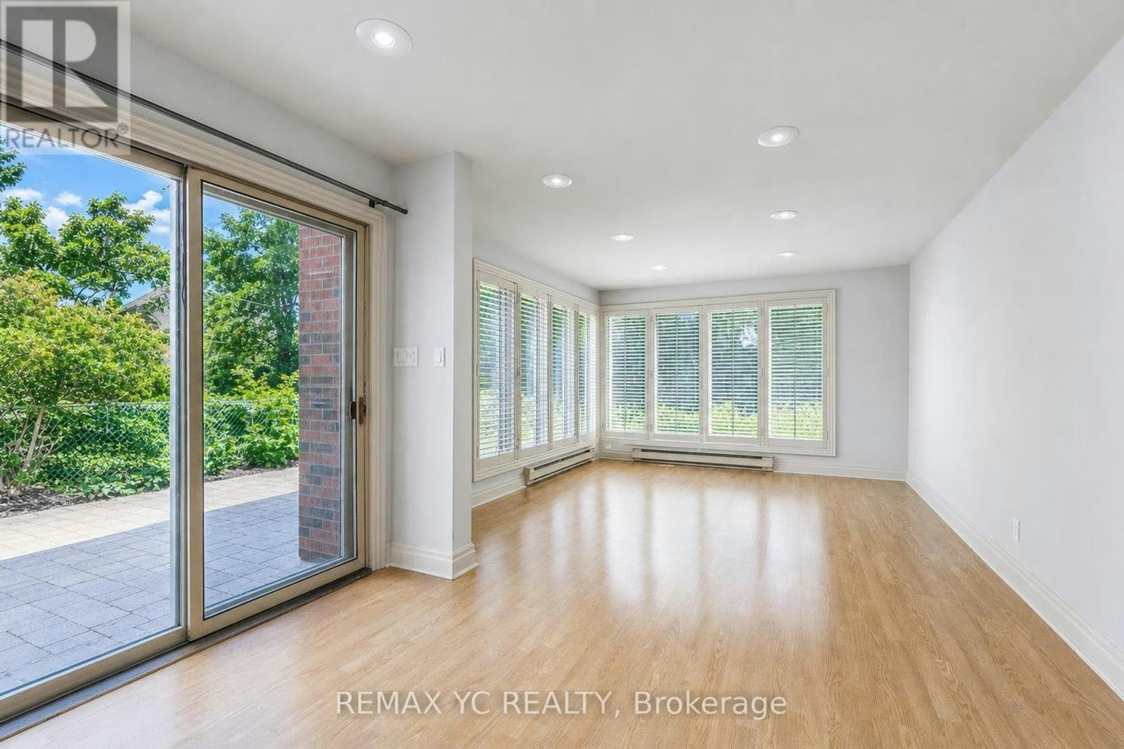 425 Broadway Avenue, Toronto, ON, M4G 2R3 - 11