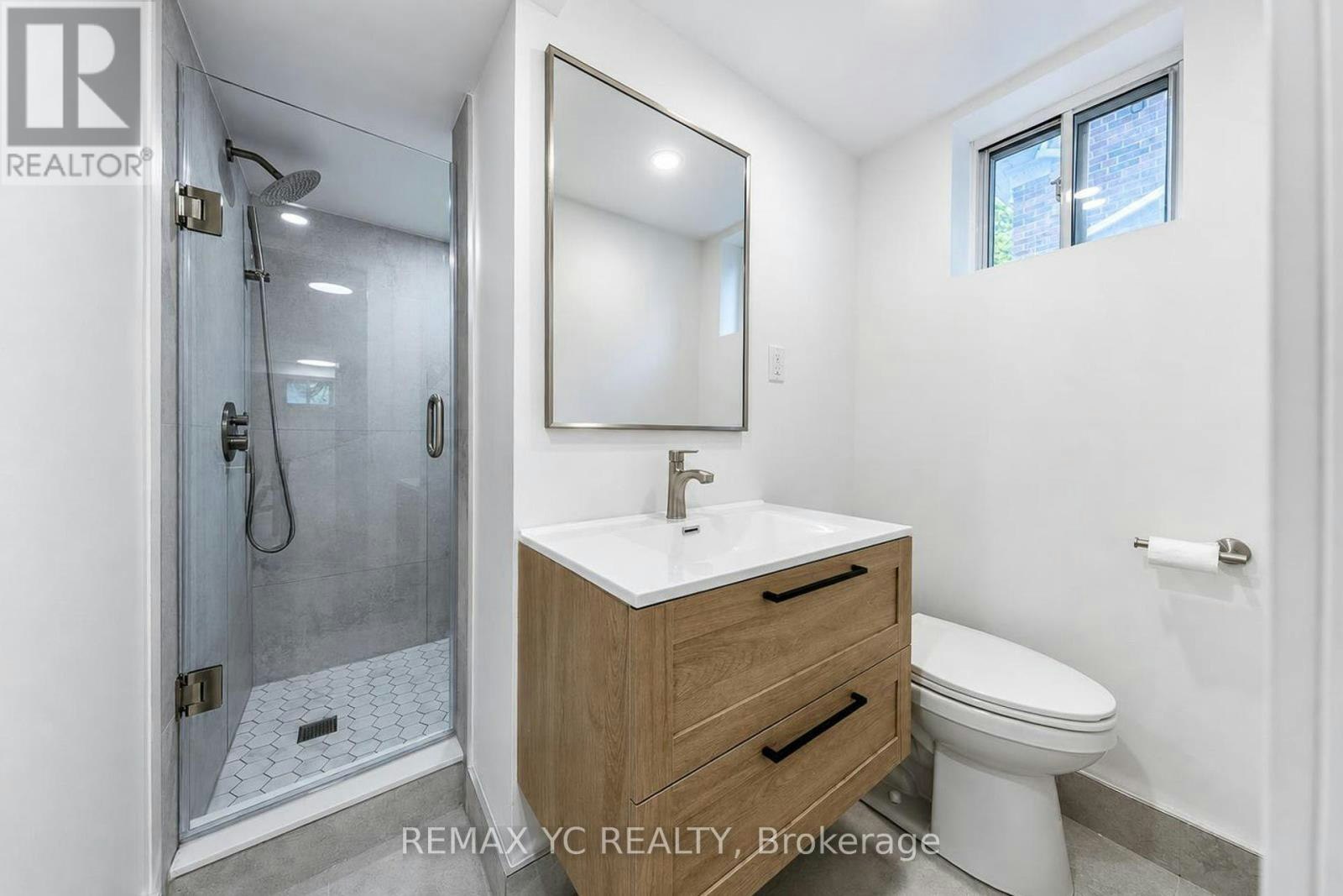 425 Broadway Avenue, Toronto, ON, M4G 2R3 - 29