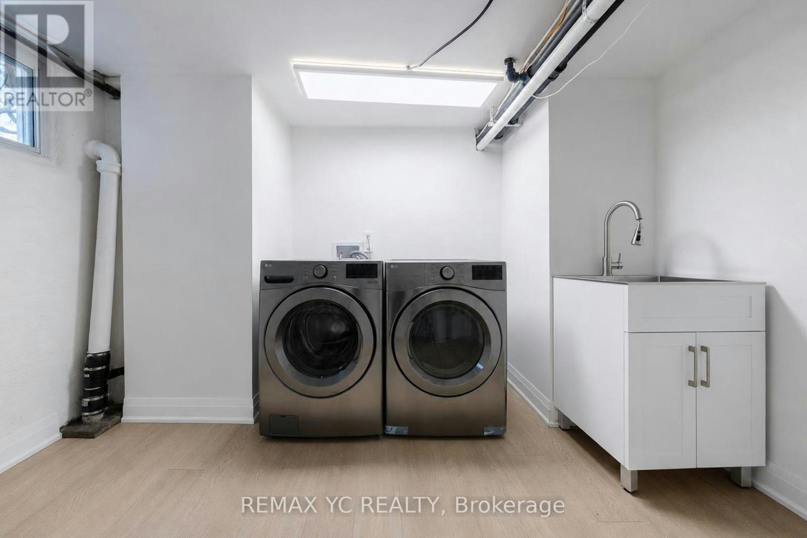 425 Broadway Avenue, Toronto, ON, M4G 2R3 - 32