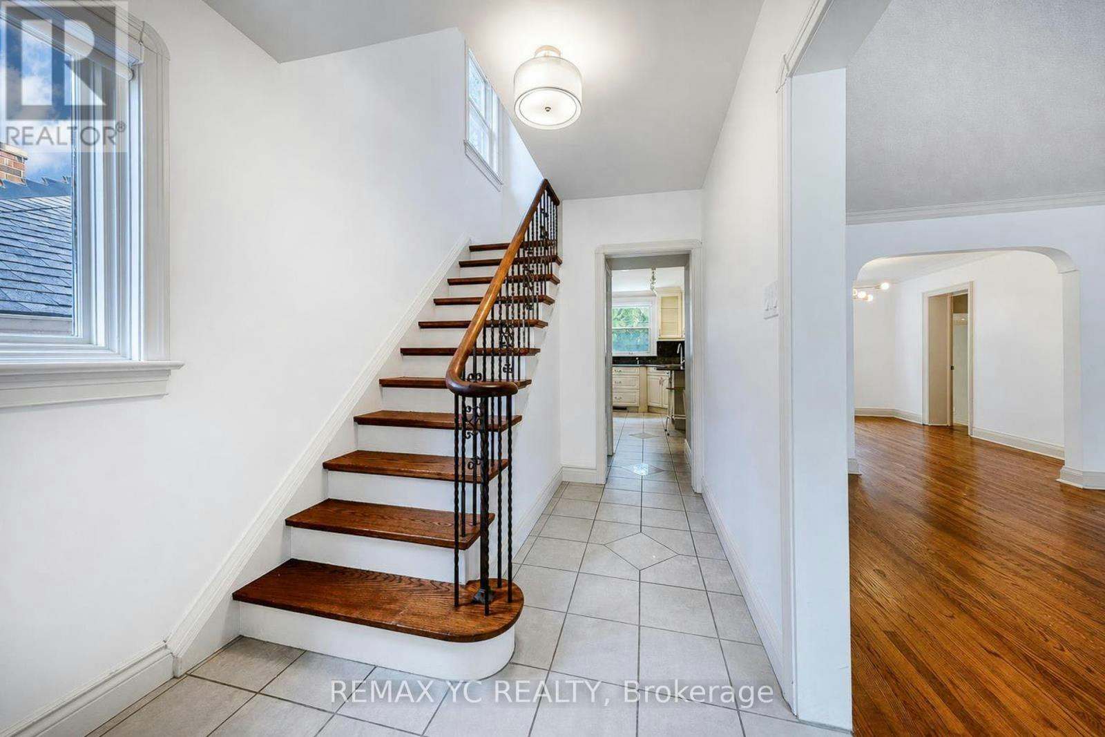 425 Broadway Avenue, Toronto, ON, M4G 2R3 - 14