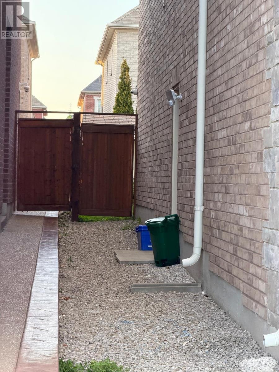 BSMT-12 Chesney Crescent, Vaughan, ON, L1H 4A7 - 2