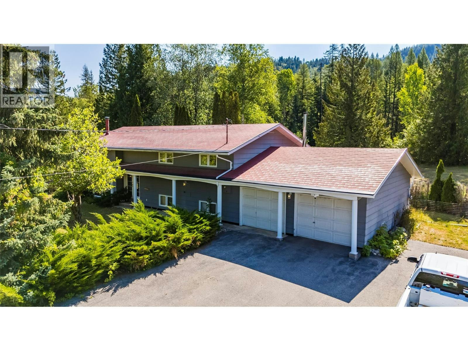 1076 Columbia Gardens Road, Fruitvale, BC, V0G 1L1