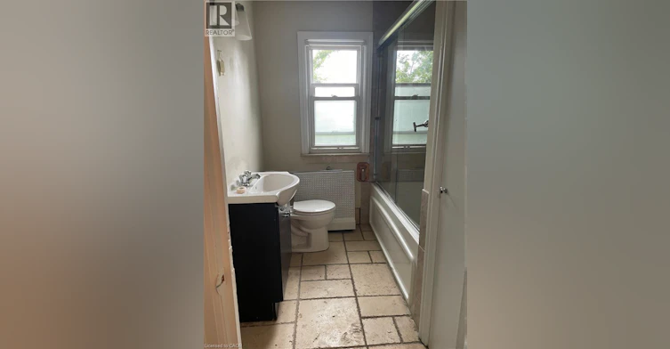 Upper-225 14th Street EAST, Hamilton, ON, L9A 4B7 - 10