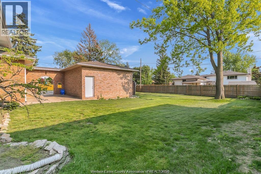 490 Kenwood, Lasalle, ON, N9G 2M1 - 35