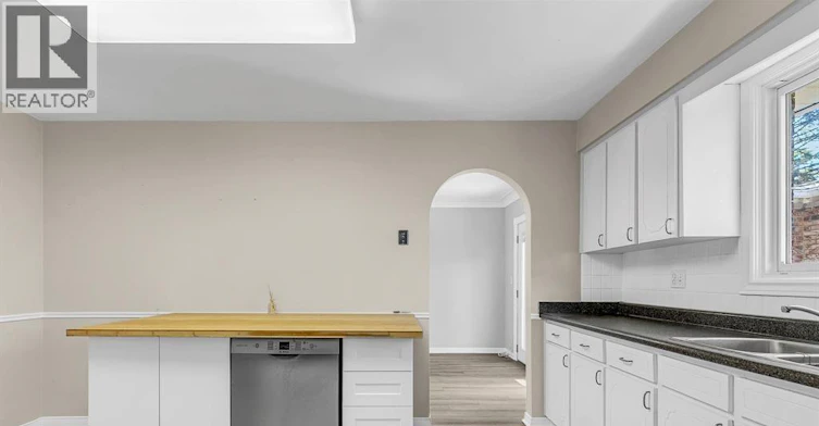 490 Kenwood, Lasalle, ON, N9G 2M1 - 11