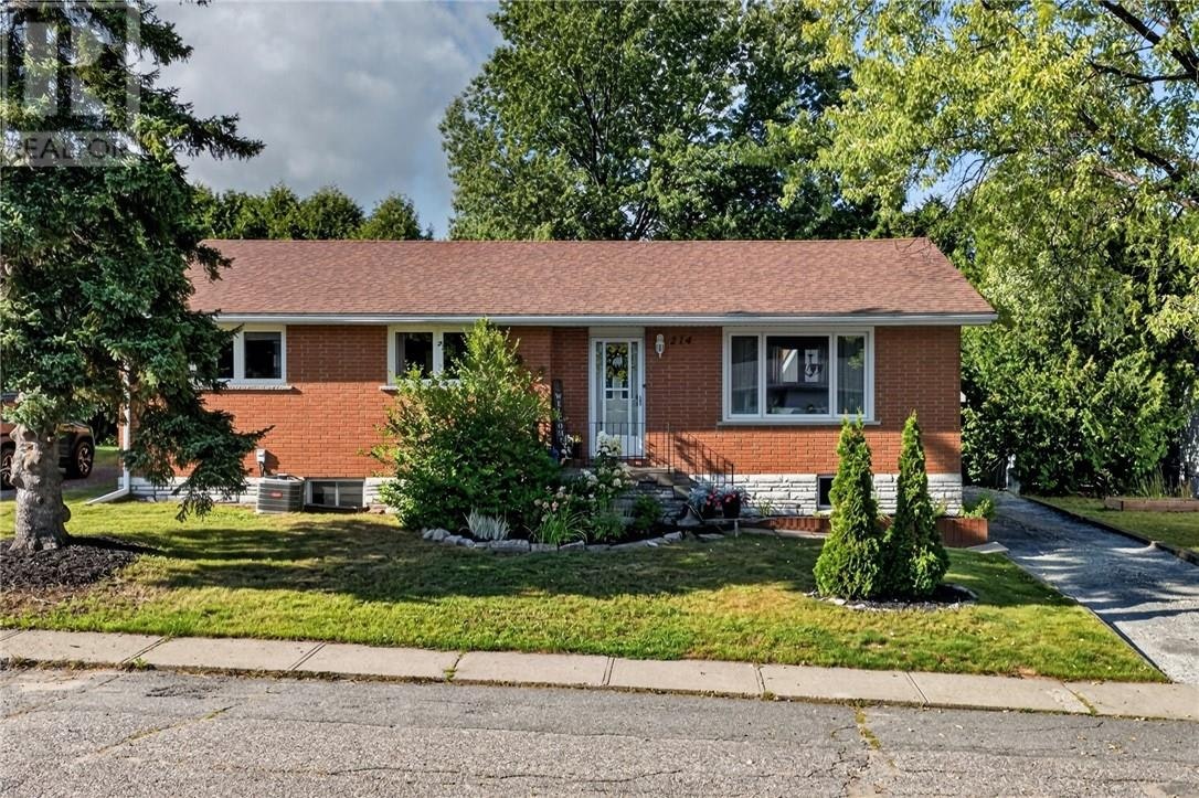 214 First Avenue, Greater Sudbury, ON, P3Y 1M2