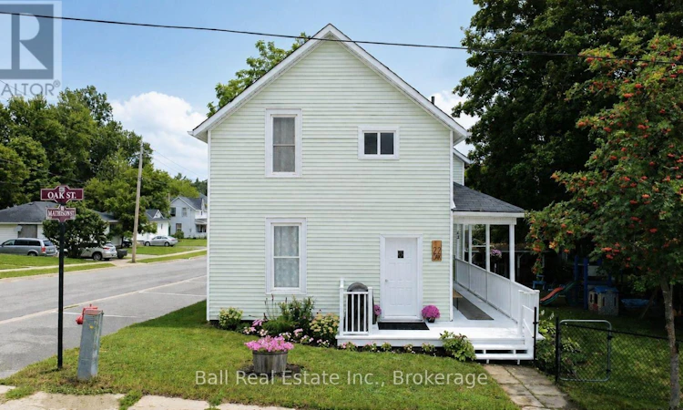 22 Oak Street