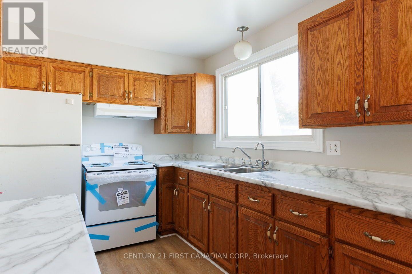 16-40 Fairfax Court, London, ON, N6G 3Y3 - 18