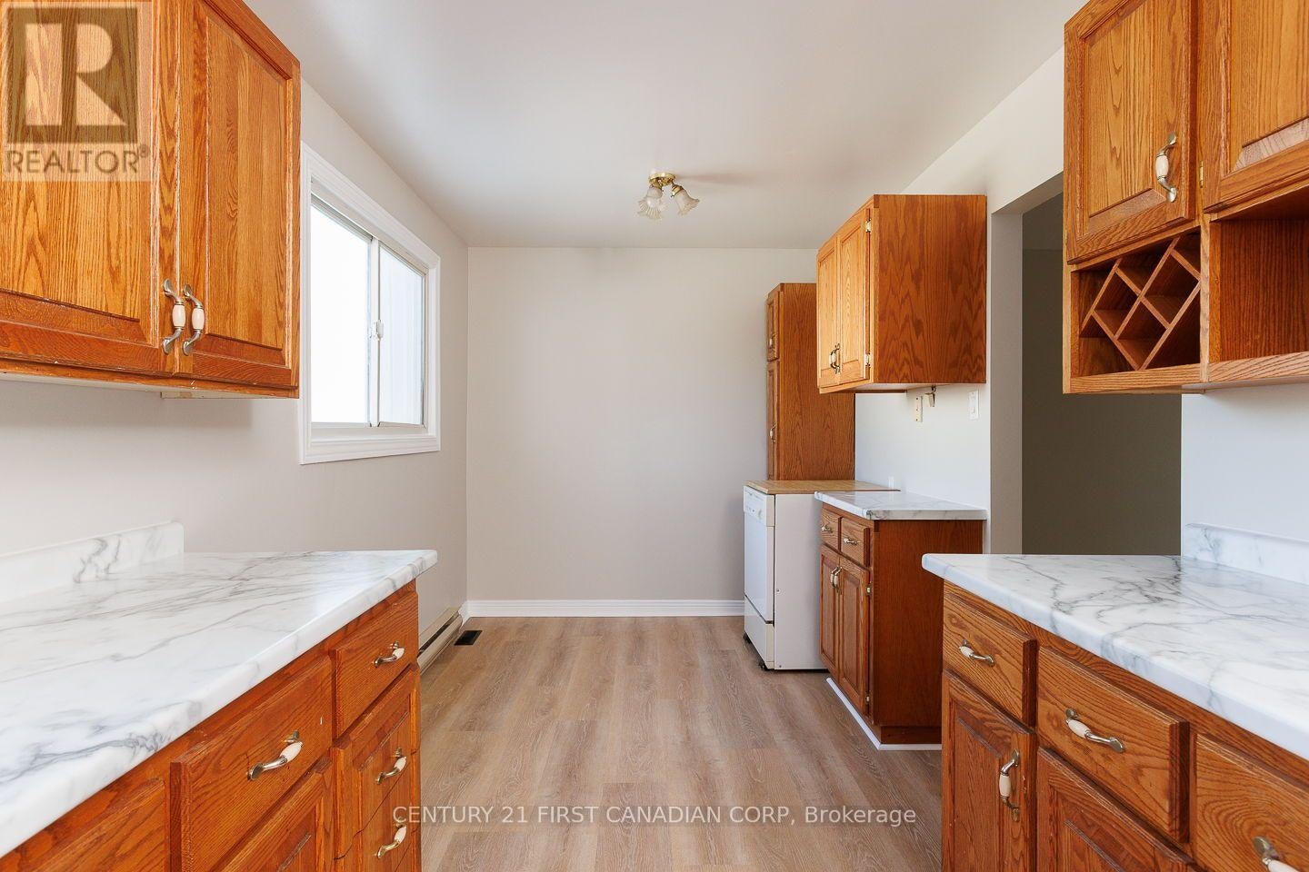 16-40 Fairfax Court, London, ON, N6G 3Y3 - 21