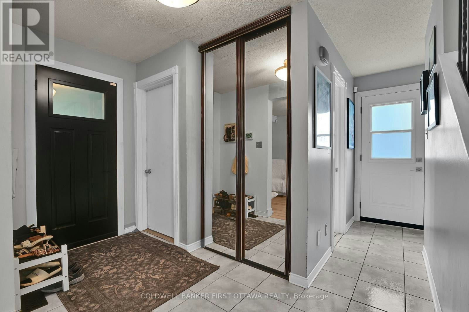 2153 East Acres Road, Ottawa, ON, K1J 9A6 - 4