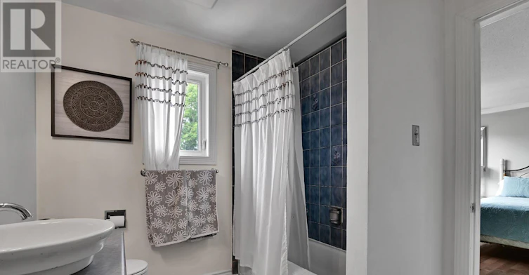 2153 East Acres Road, Ottawa, ON, K1J 9A6 - 18