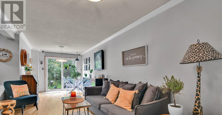 2153 East Acres Road, Ottawa, ON, K1J 9A6 - 5