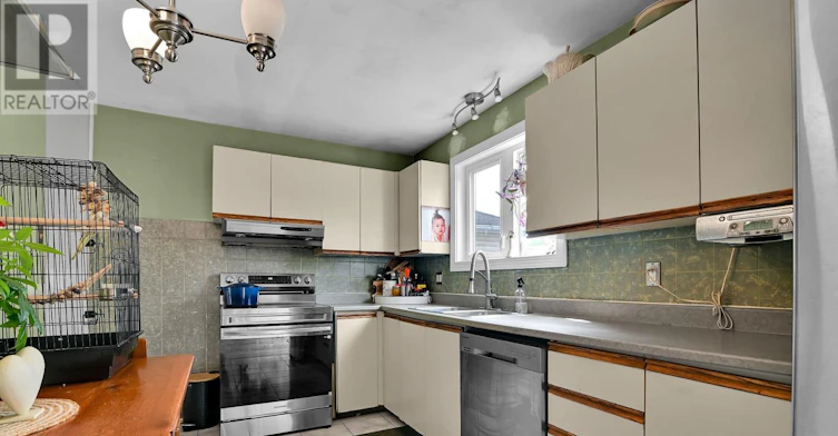 2153 East Acres Road, Ottawa, ON, K1J 9A6 - 10