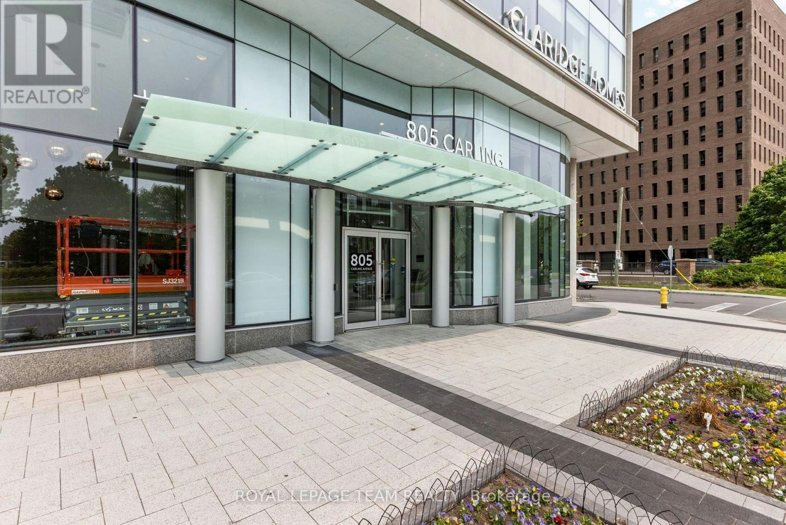 901-805 Carling Avenue, Ottawa, ON, K1S 5W9