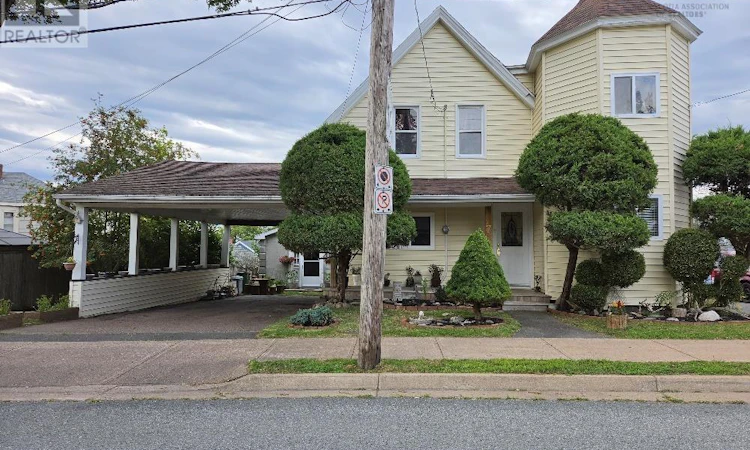 7 Douglas Street