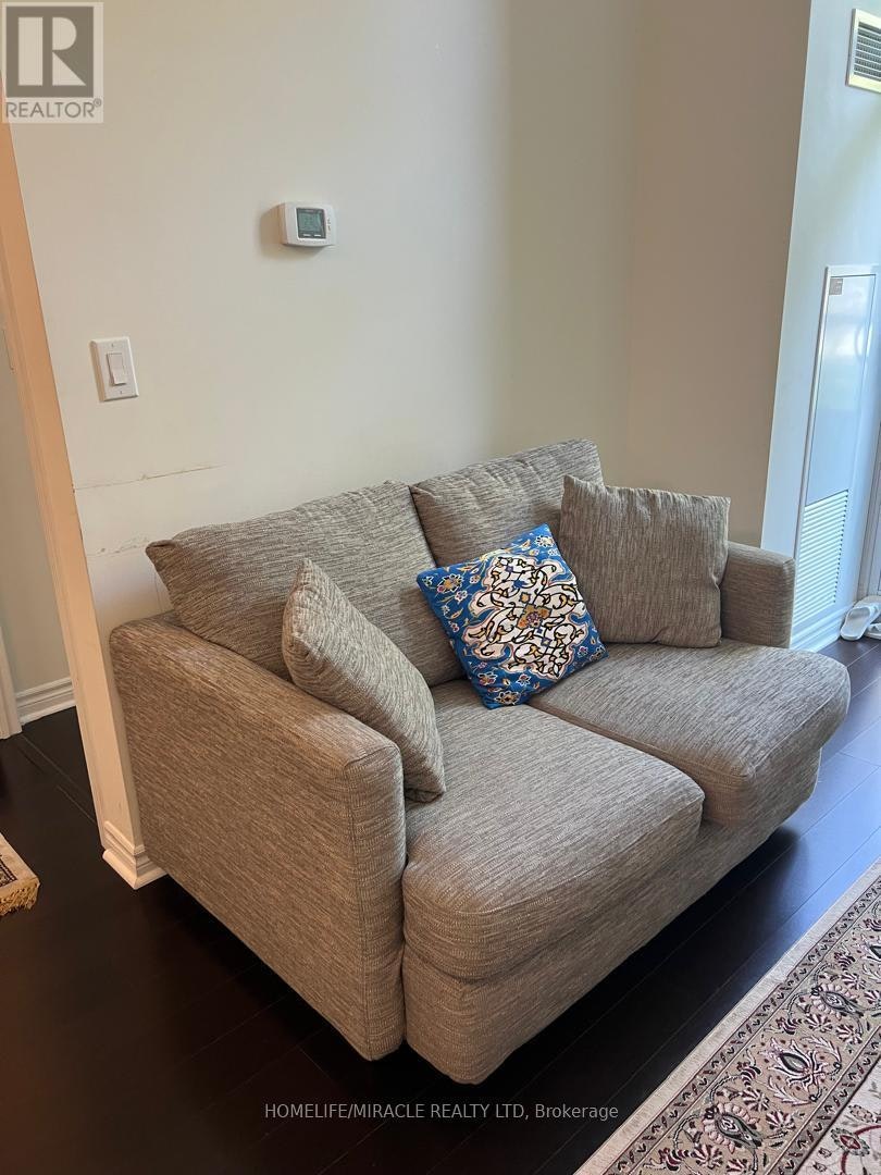 102-35 Hollywood Avenue, Toronto, ON, M2N 0A9 - 3