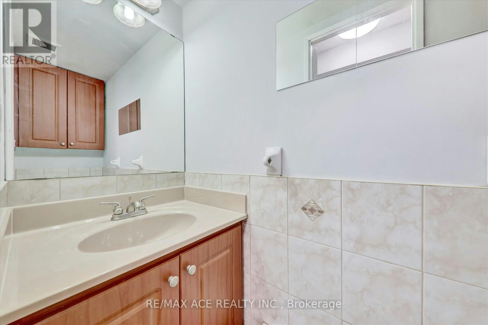 1204-1250 Bridletowne Circle, Toronto, ON, M1W 2V1 - 31