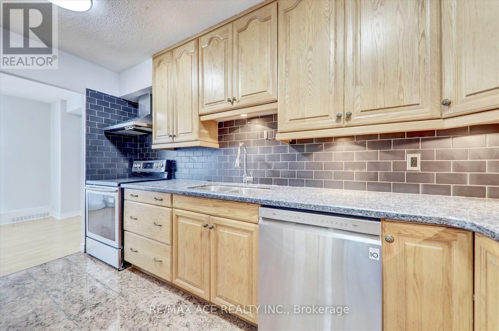 1204-1250 Bridletowne Circle, Toronto, ON, M1W 2V1 - 22
