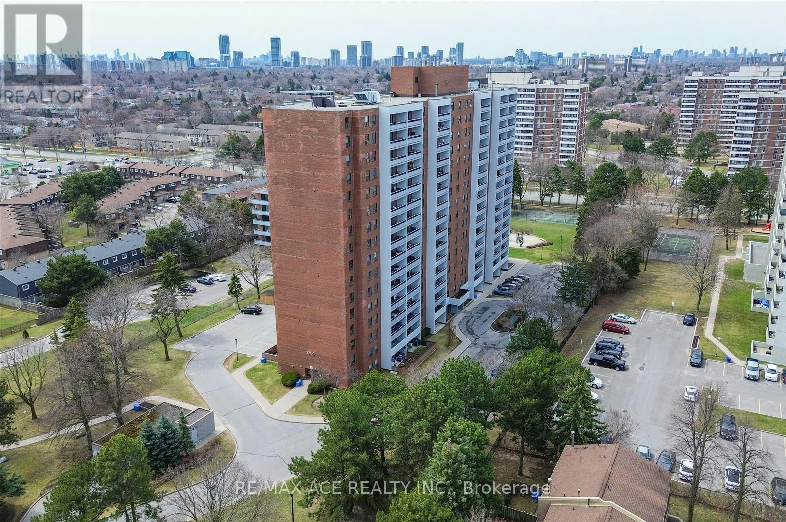 1204-1250 Bridletowne Circle, Toronto, ON, M1W 2V1 - 3