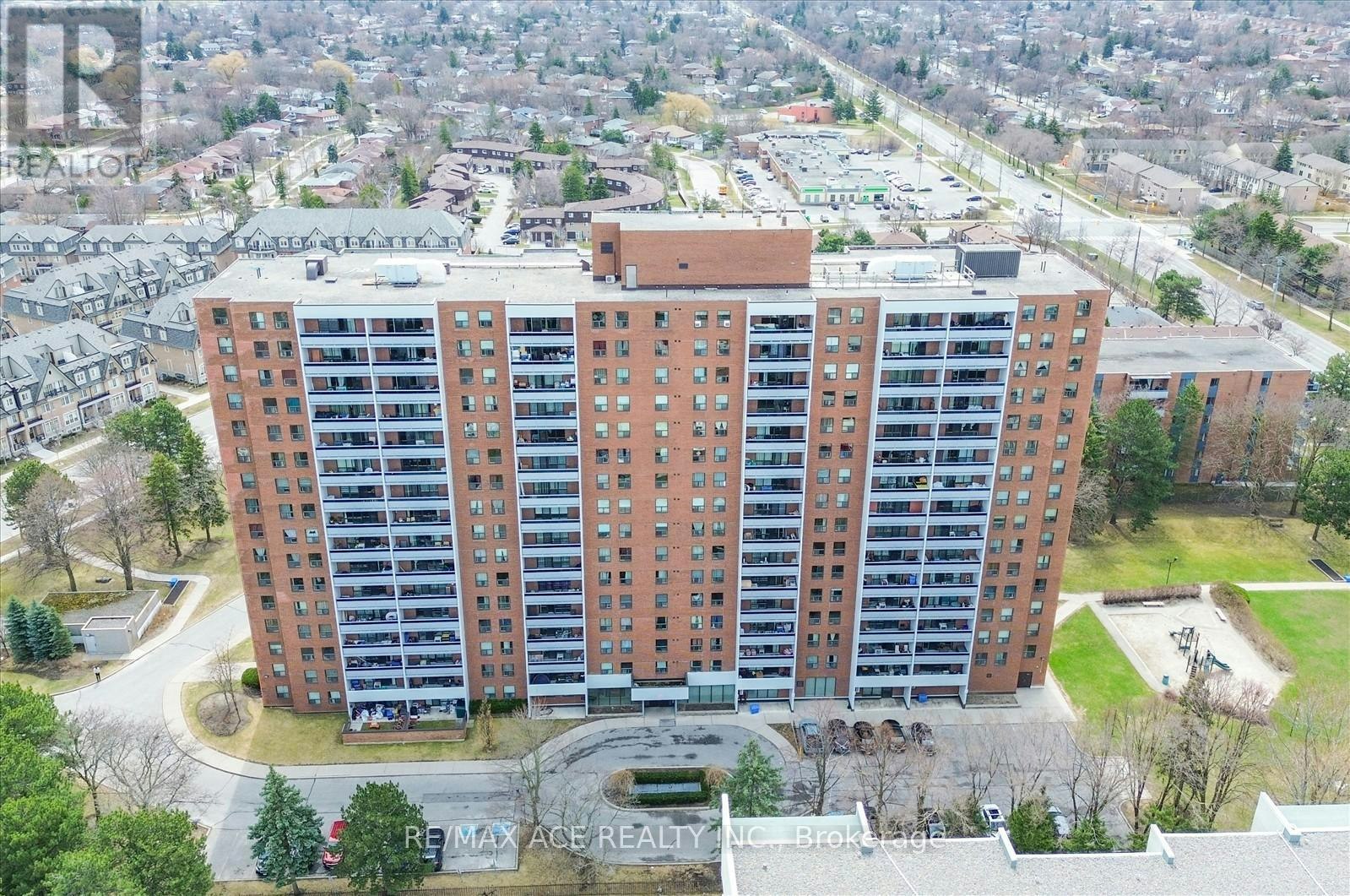 1204-1250 Bridletowne Circle, Toronto, ON, M1W 2V1 - 2